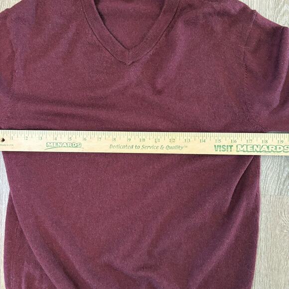 Turnbury Men’s V Neck SZ M Sweater 100% Merino Wool Burgundy Preppy Winter - Picture 4 of 10